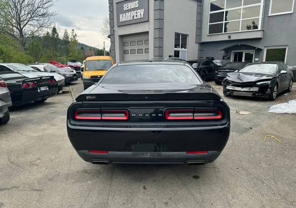 Dodge Challenger cena 66900 przebieg: 113000, rok produkcji 2019 z Dobra małe 211